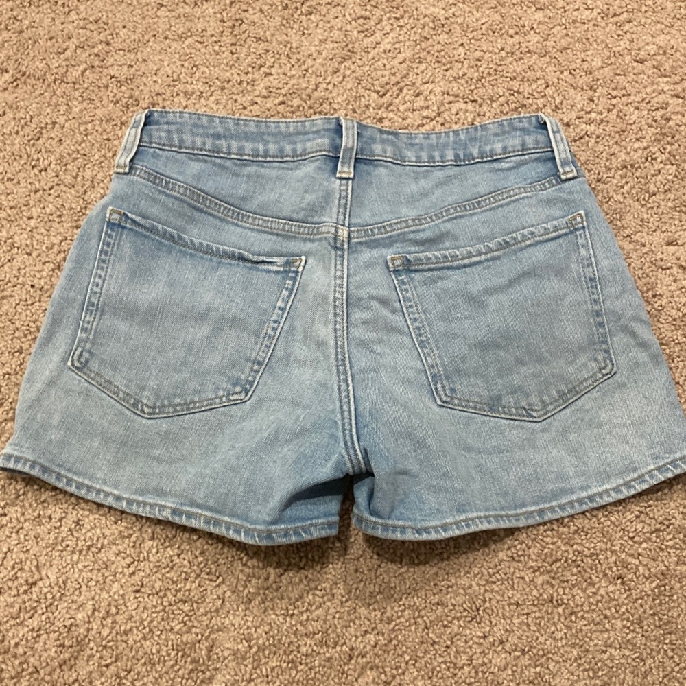 Old Navy Light Wash 3” Inseam High Rise OG Straight Jean Shorts Size 6 - Picture 4 of 6